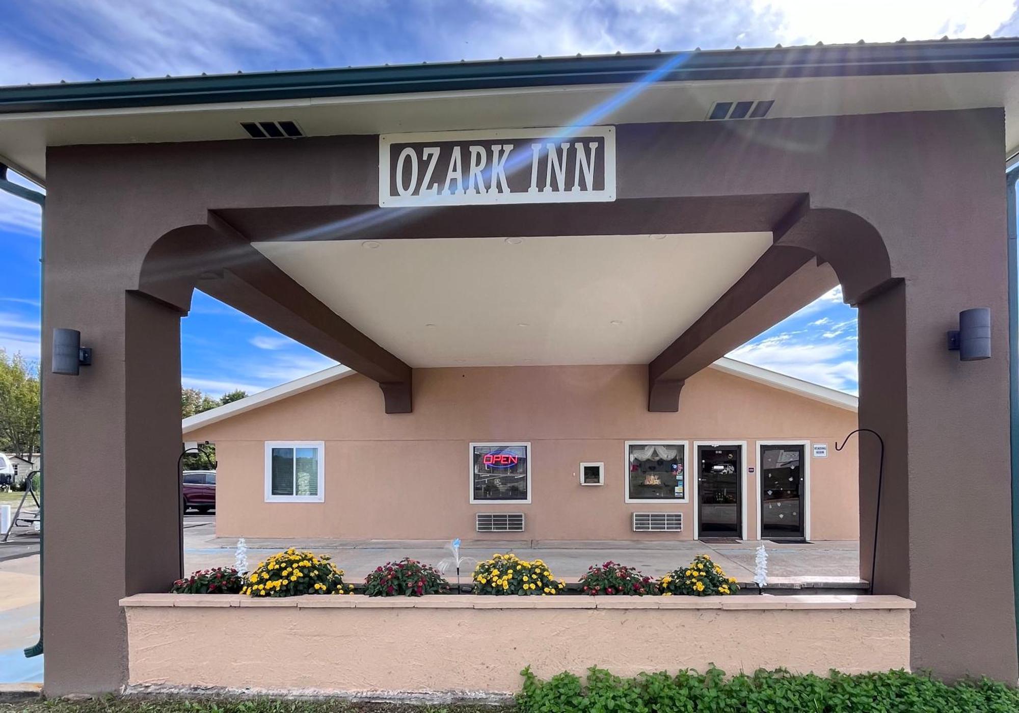 Ozark Inn Mena Exterior photo